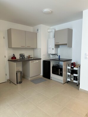 Microones i placa de cuina