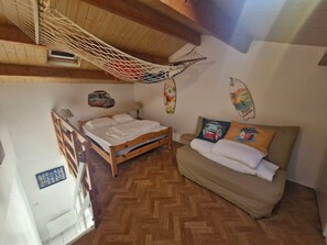 2 bedrooms - Cozy 6-Person Holiday Home with Private Pool Near Beach and Shops (Saint-Hilaire-de-Riez)