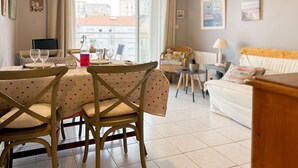 Living area - Flat in the heart of Les Sables - 4 people (Les Sables-d´Olonne)
