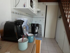 Fridge, microwave, oven, stovetop - House with Pool and Wifi in Notre-Dame-de-Monts - 5 ppl. (Notre-Dame-de-Monts)