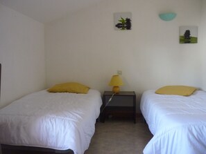 2 bedrooms, iron/ironing board