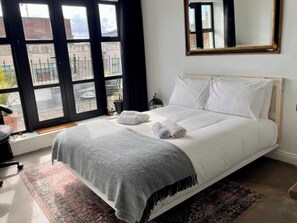 2 chambres, fer et planche à repasser, Wi-Fi, draps fournis