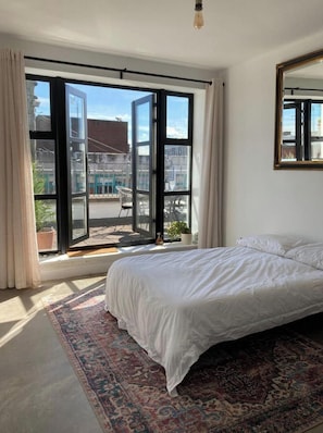 2 chambres, fer et planche à repasser, Wi-Fi, draps fournis