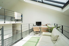 Interior - Stunning 3BD Industrial-style Maisonette—Villette (Paris)