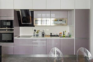 Fridge, microwave, oven, stovetop - Beautiful 1BD Apartment—Porte Dauphine (Paris)