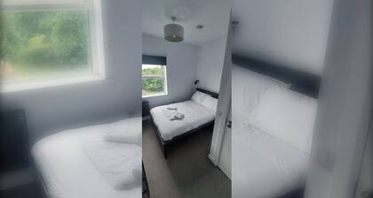 Central 1BDR City Pad Shop and Stroll