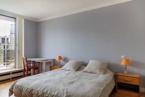 3 bedrooms, internet, bed sheets