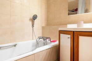 Ducha y secador de pelo