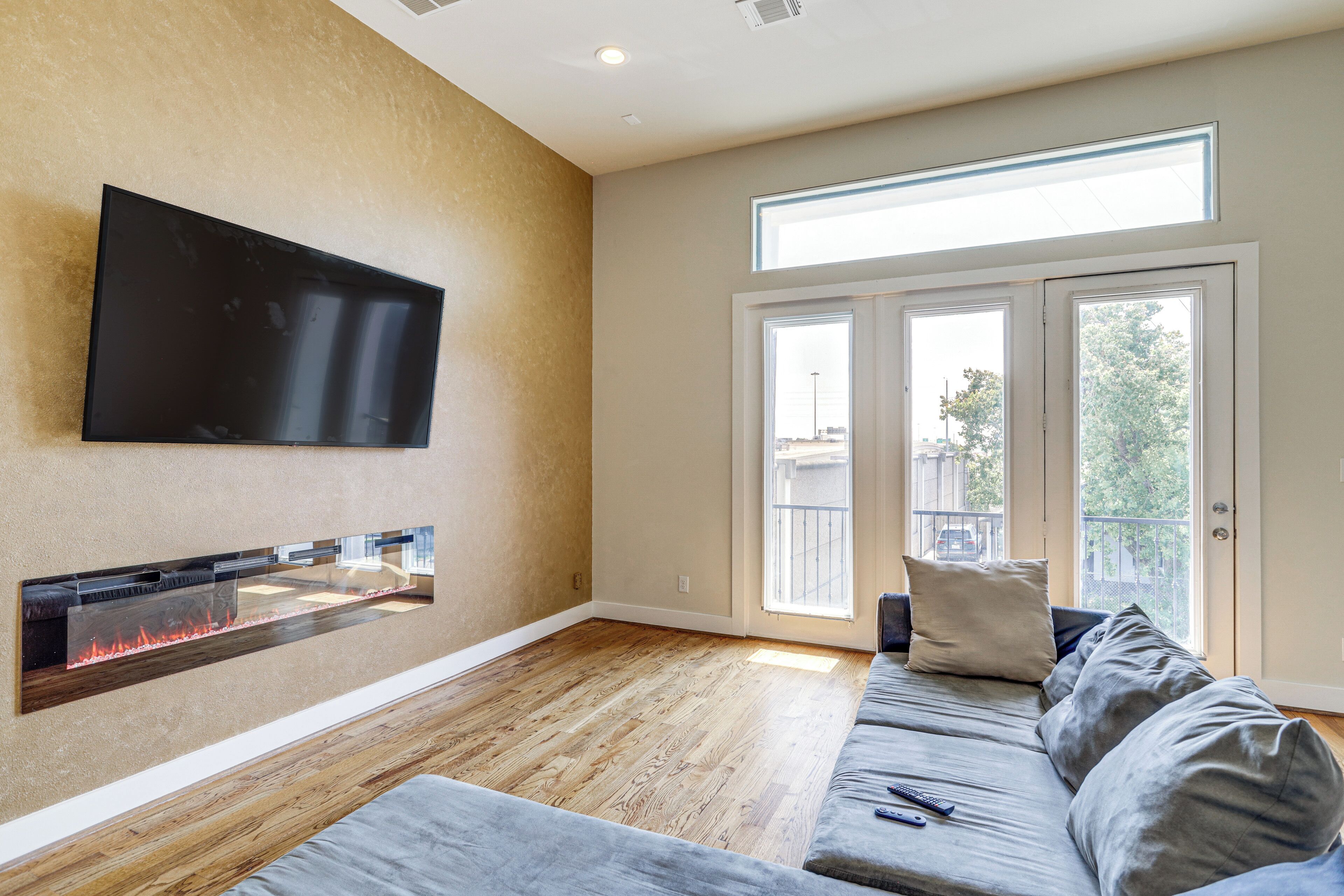 House (3 Bedrooms) | Front of property