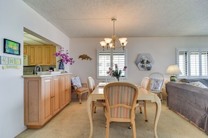 Interior - Beachfront Clearwater Condo w/ Pool & Hot Tub (Clearwater Beach)