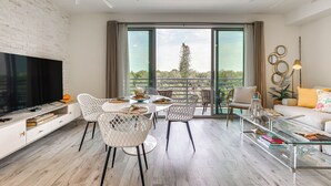 Interior - Chic Sarasota Condo w/ Balcony: 2 Mi to Beaches! (Sarasota)