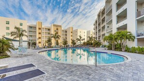 Pool - Chic Sarasota Condo w/ Balcony: 2 Mi to Beaches! (Sarasota)