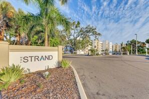 Interior - Chic Sarasota Condo w/ Balcony: 2 Mi to Beaches! (Sarasota)