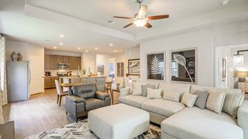 House (3 Bedrooms) | Front of property