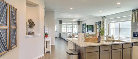 House (3 Bedrooms) | Interior