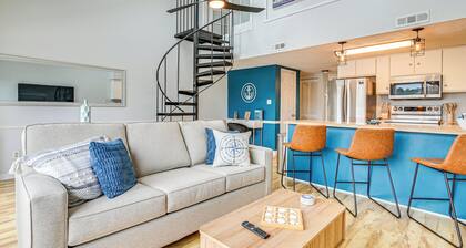 2 Mi to Surfside Beach: Coastal Escape w/ Balcony!