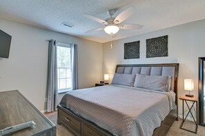 Interior - Convenient Hope Mills Home ~ 6 Mi to Fayetteville! (Hope Mills)