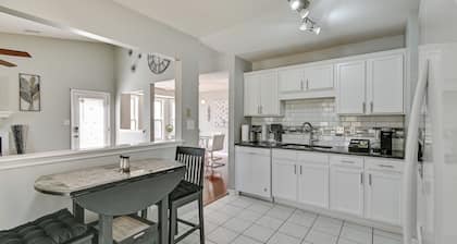 Convenient Hope Mills Home ~ 6 Mi to Fayetteville!