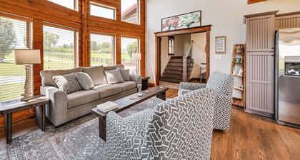 Scenic Getaway w/ Deck: 7 Mi to Mammoth Cave Park!