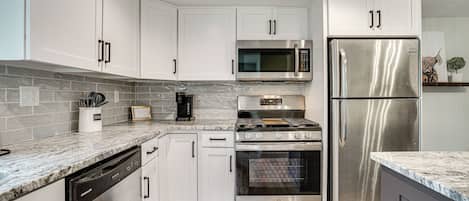 House (2 Bedrooms) | Interior