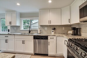 House (2 Bedrooms) | Interior