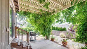 Unclassified image, 4 of 25, button - West Richland Home w/ Large Yard: Near Wineries! (West Richland)