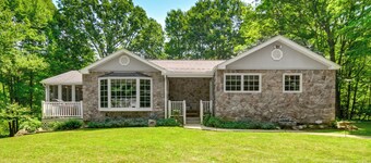 Pet-friendly Espyville Home w/ Yard & Fire Pit!
