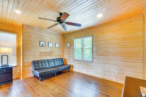 Cottage (2 Bedrooms) | Interior
