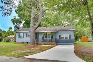 House (2 Bedrooms) | Interior - Cozy Mullins Retreat w/ Backyard & Covered Porch! (Mullins)