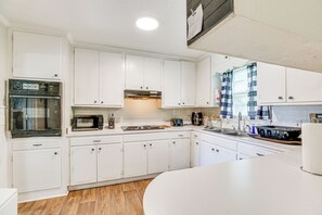 House (2 Bedrooms) | Interior - Cozy Mullins Retreat w/ Backyard & Covered Porch! (Mullins)