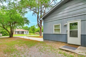 House (2 Bedrooms) | Interior - Cozy Mullins Retreat w/ Backyard & Covered Porch! (Mullins)