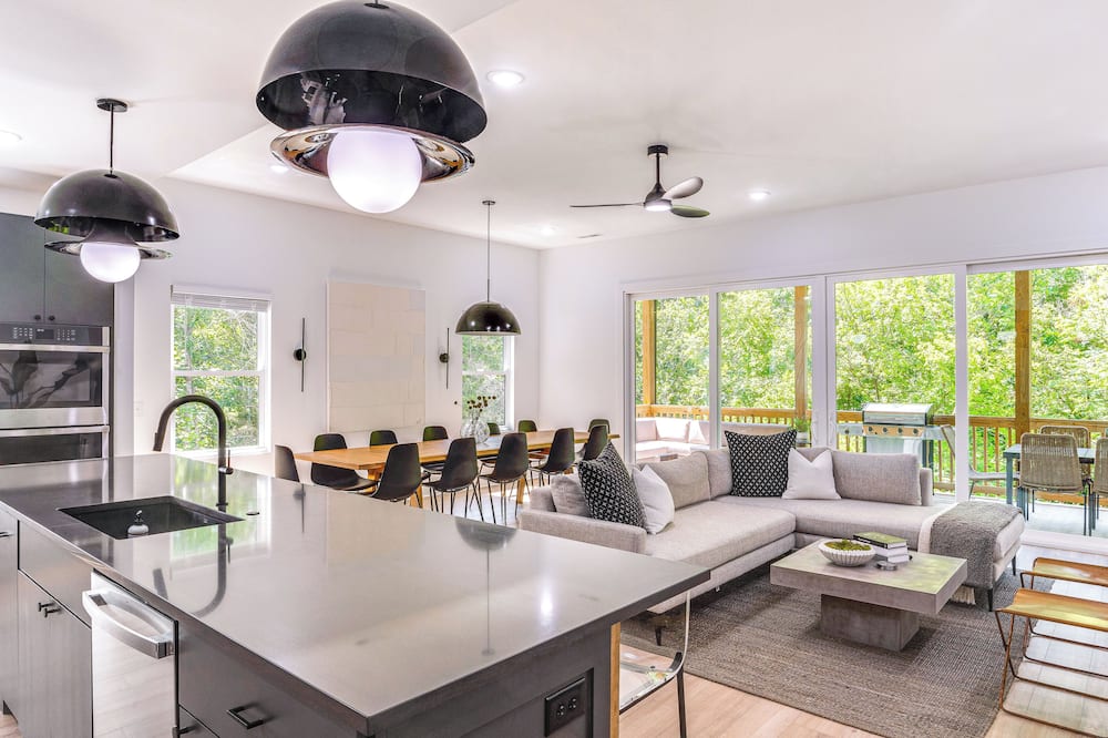 Sleek Tennessee Retreat: 2 Mi to Center Hill Lake! - Alexandria, TN