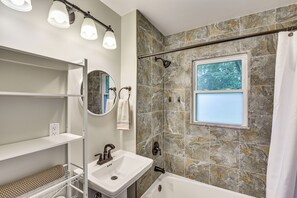 House (3 Bedrooms) | Interior - Charming Reading Home w/ Lake Views & Private Dock (Reading)