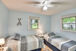 House (3 Bedrooms) | Interior - Charming Reading Home w/ Lake Views & Private Dock (Reading)