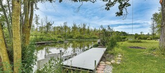 Charming Reading Home w/ Lake Views & Private Dock