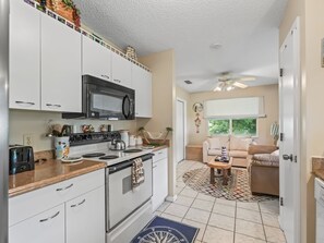 Fridge, microwave, oven, stovetop - Charming 2/2 Ranch in Orange Blossom Gardens: Relax, Explore, and Enjoy! (The Villages)