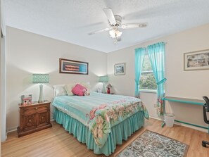 2 bedrooms, desk, iron/ironing board, Internet