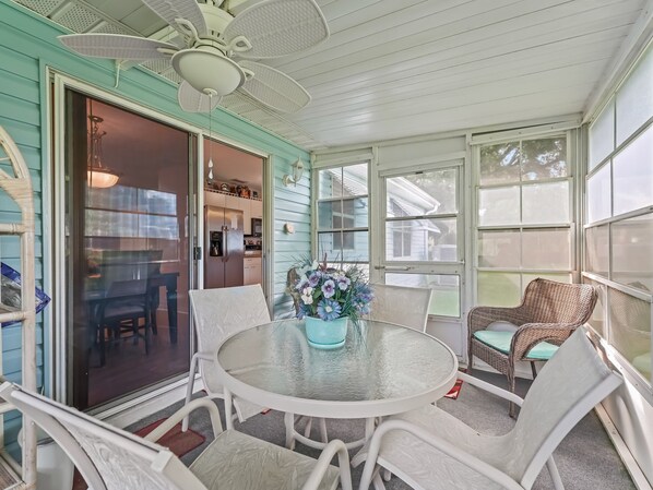 Dining - Charming 2/2 Ranch in Orange Blossom Gardens: Relax, Explore, and Enjoy! (The Villages)