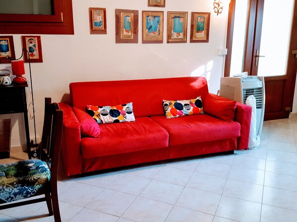 Smart TV, books - Sea view, trekking, detached house with private garden  (Alassio)