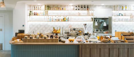 Petit déjeuner continental servi tous les jours en supplément