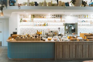 Daily continental breakfast for a fee - Bikube Coliving Hôtel - Montpellier Centre Gare St Roch (Montpellier)
