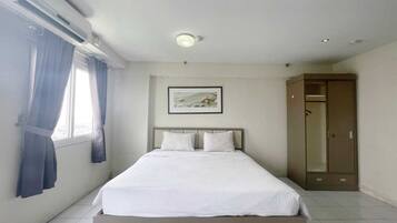 Standard Studio, City View | Free WiFi, bed sheets