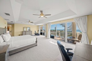 3 bedrooms, desk, Internet, bed sheets - Waterfront with Private Rooftop Deck! - Fire-Sky Penthouse (Siesta Key)