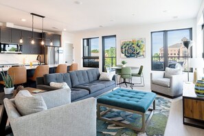 Smart TV - Stunning New Grand Haven Condo - Walk to everything (Grand Haven)