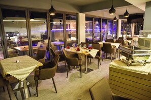 Dining - Hotel Evropa (Ulcinj)