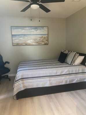 1 chambre, fer et planche à repasser, Wi-Fi gratuit, draps fournis