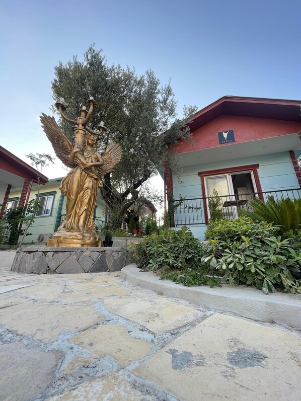 숙박 시설 정면