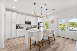 Wasserkocher mit Kaffee-/Teezubehör