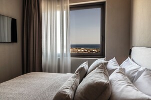 Carven 2 Bedroom Suite | Sea View | Beach/ocean view
