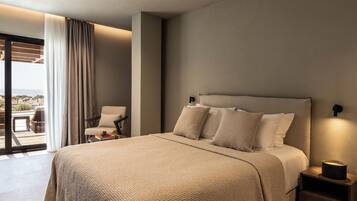 Prestige Suite | Jetted Tub | Sea View | Een kluis op de kamer, individueel gedecoreerd, individueel gemeubileerd